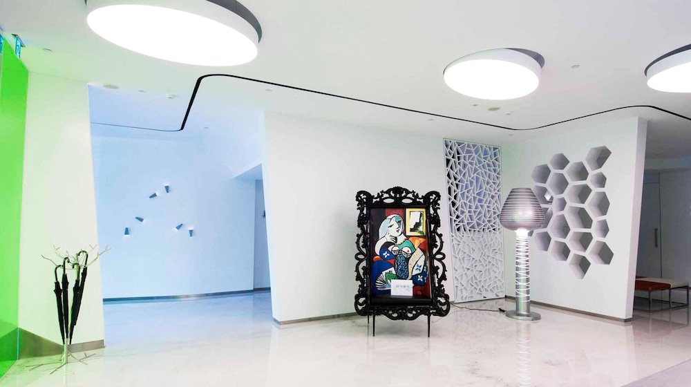 Royal Hotel Group Central Park Branch 6/36
