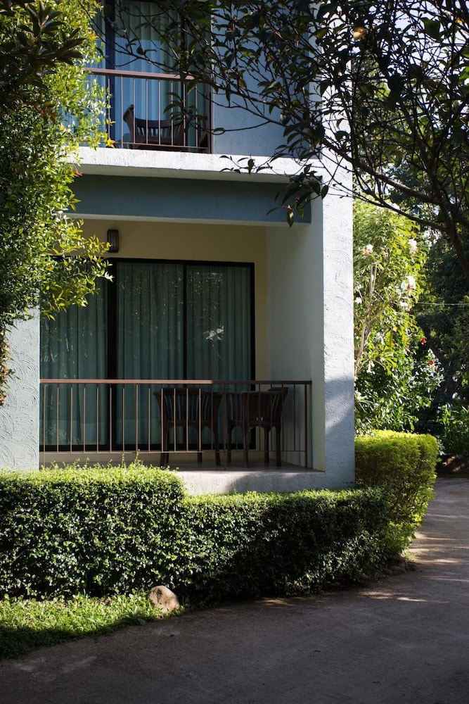 POONYAMANTRA RESORT 4/75