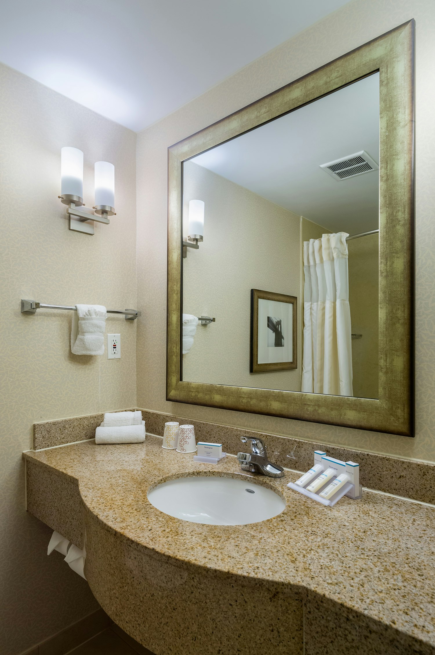 ROOM, KING BED, ACCESSIBLE