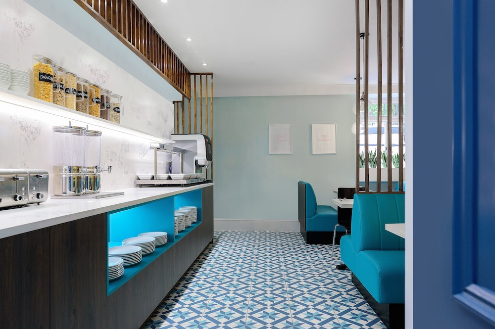 MENTONE HOTEL 35/78