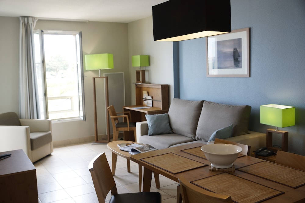 RESIDENCE REINE MARINE 49/71