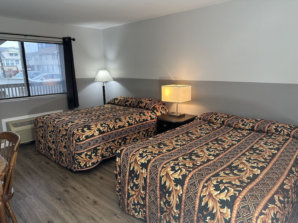 Superior, 2 Queen Beds, Pool Side, Kitchen