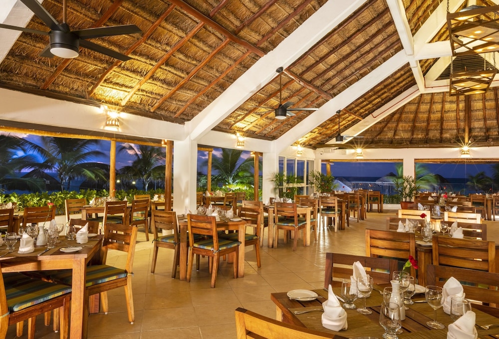 Krystal Cancun 43/50