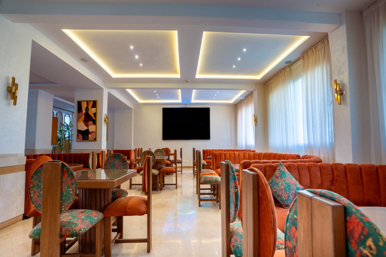 Intouriste Hotel & Suites 60/72