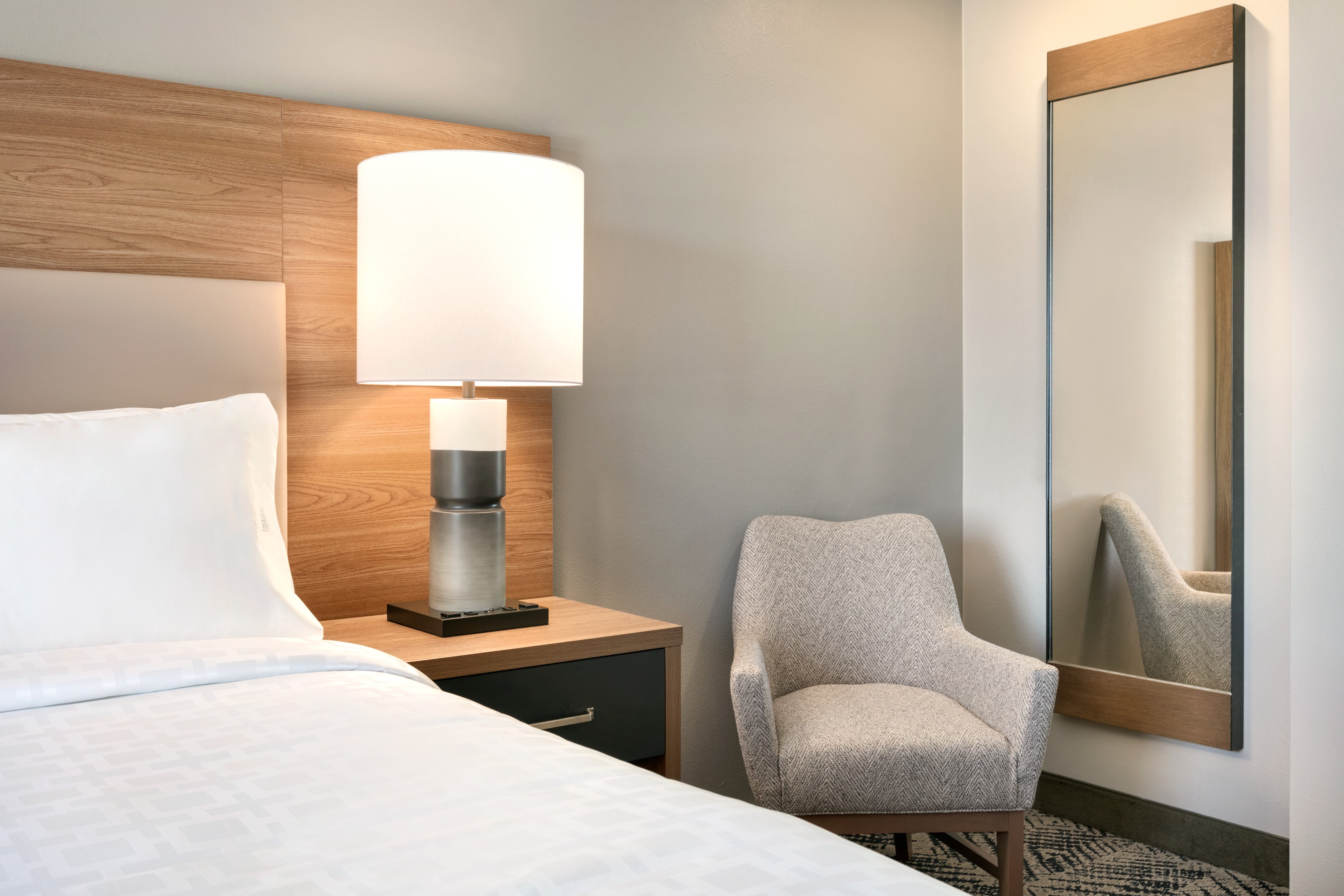 Lonestar Suites 22/40