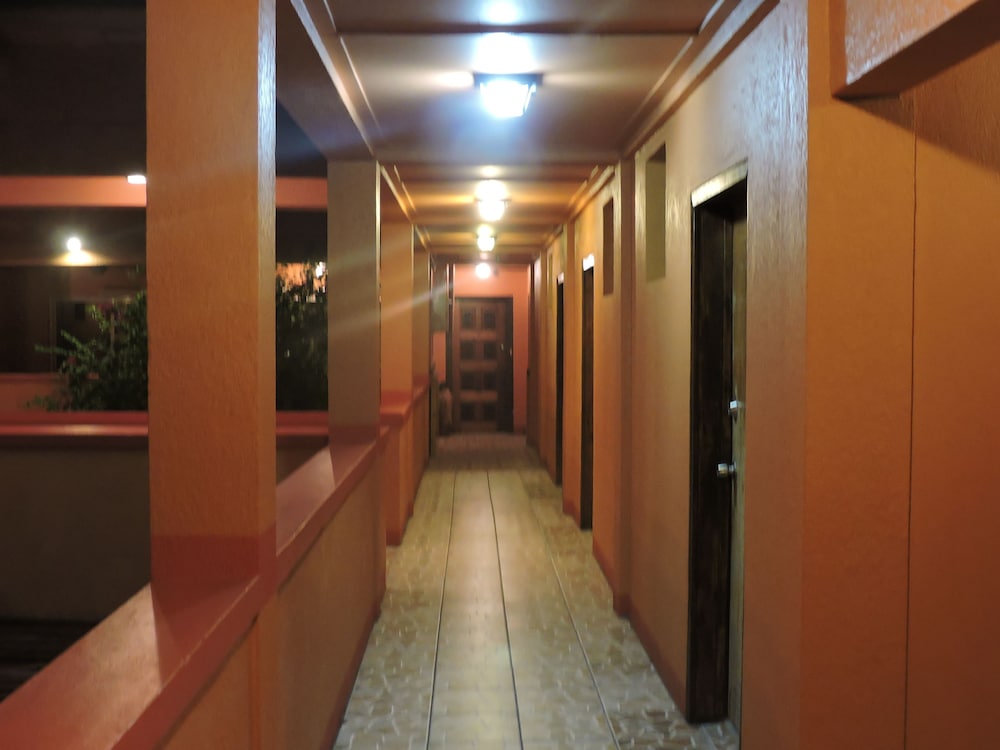 Spindrift Hotel 39/75