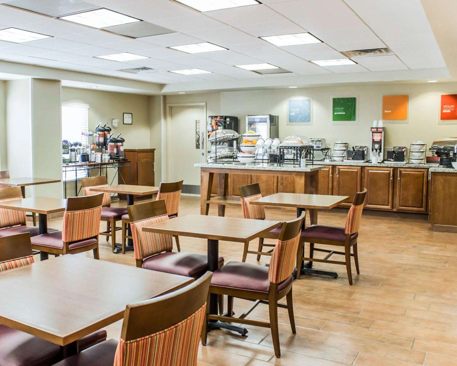 Comfort Inn Fayetteville near Fort Bragg 30/44