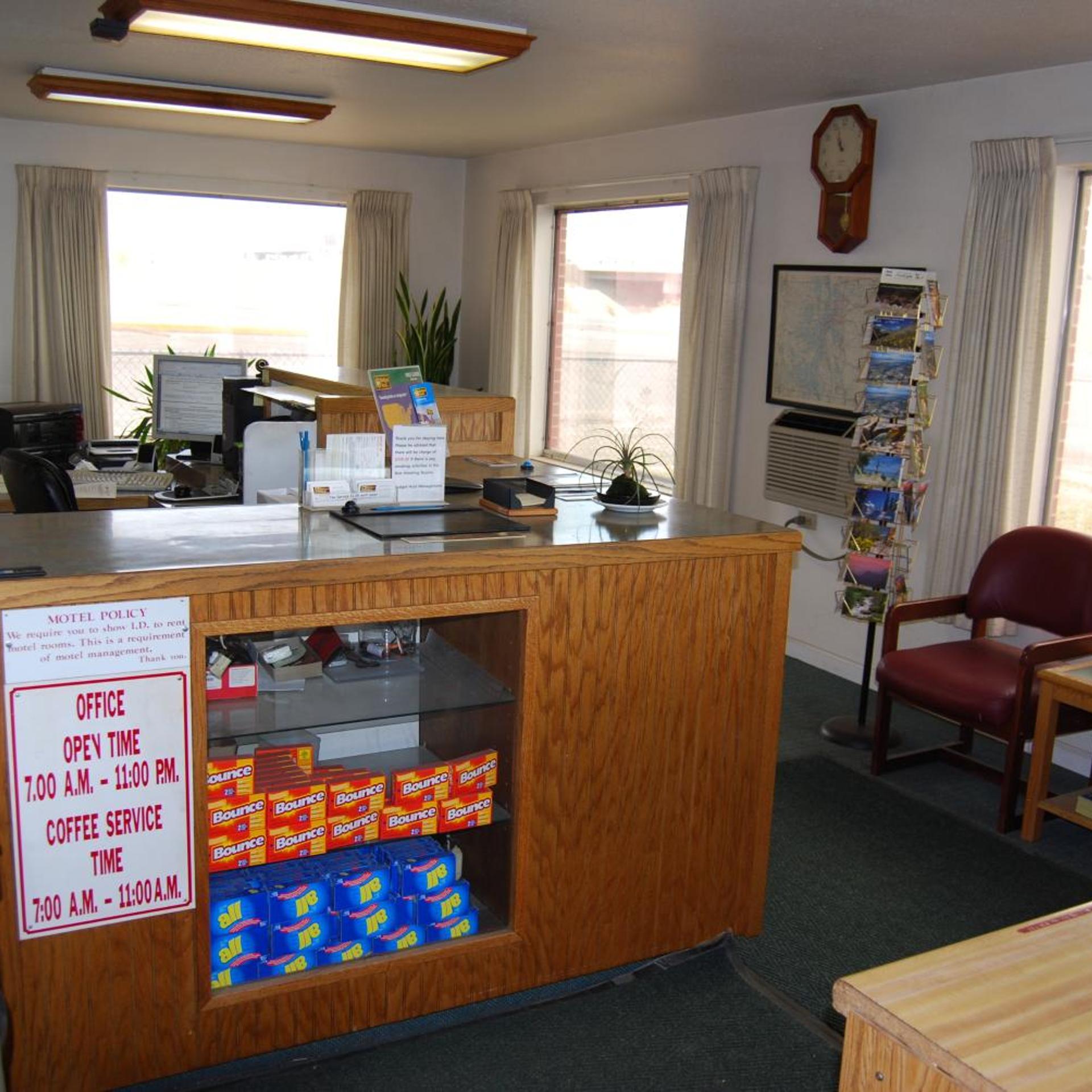 Budget Host 254 Inn Loveland 24/28