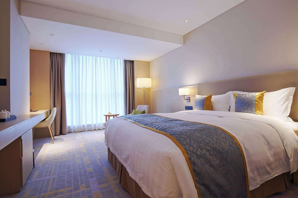 Howard Johnson By Wyndham Glory Plaza Chenghai 7/29