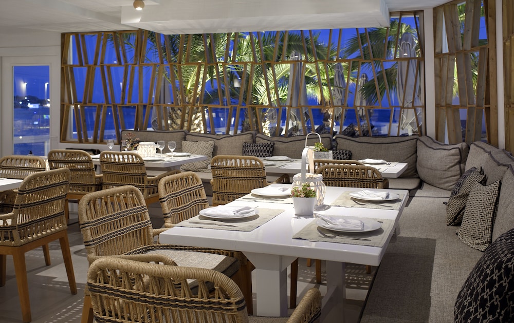 Petinos Beach 54/72