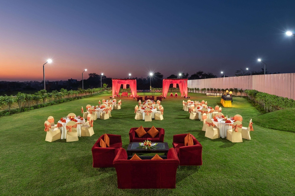 Nidhivan Sarovar Portico Vrindavan 57/58