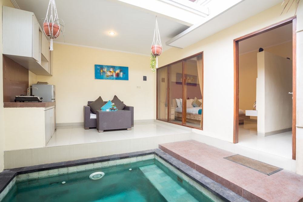 Karana Villa Bali 4/64