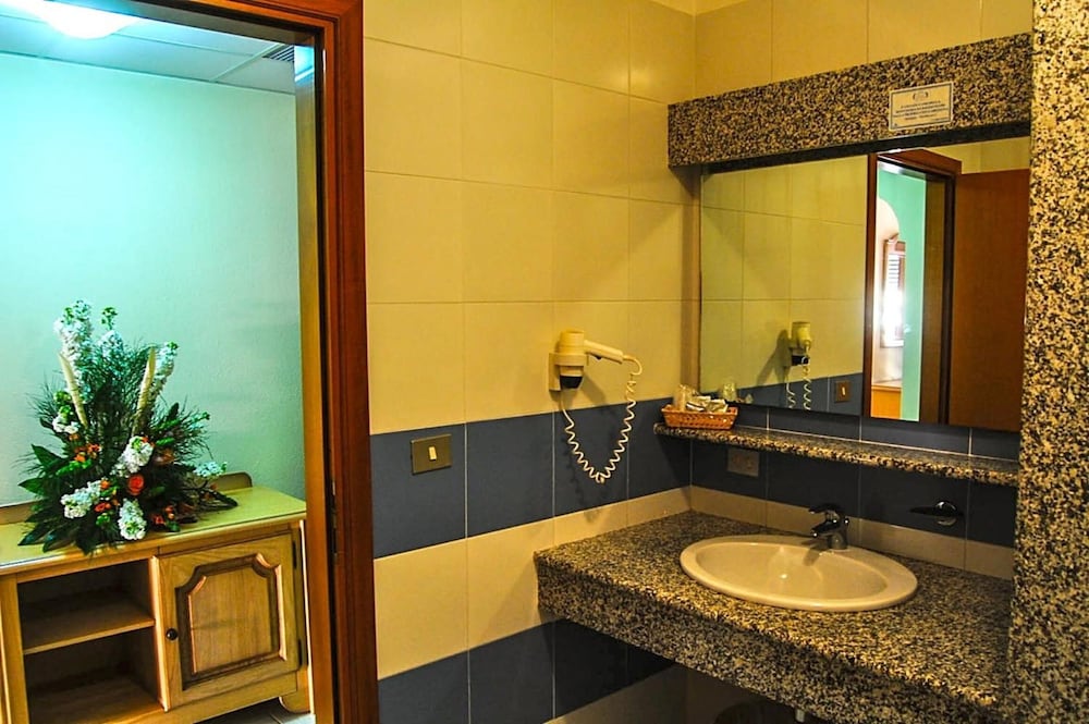 Hotel Maria Rosaria 42/62