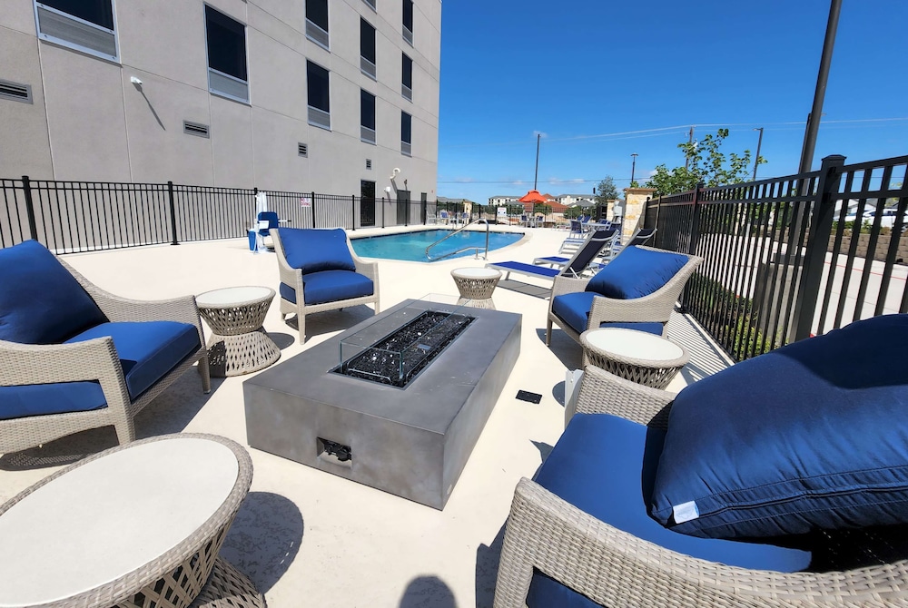 Hawthorn Extended Stay by Wyndham Pflugerville 21/29