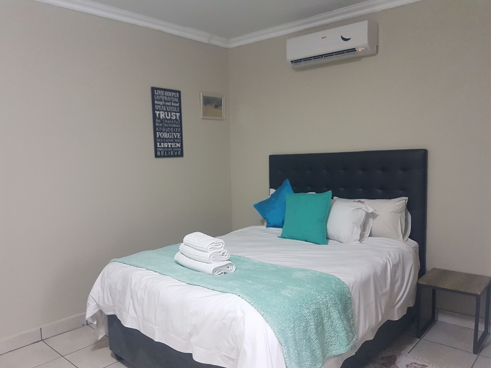 Sand River Cottages 14/45