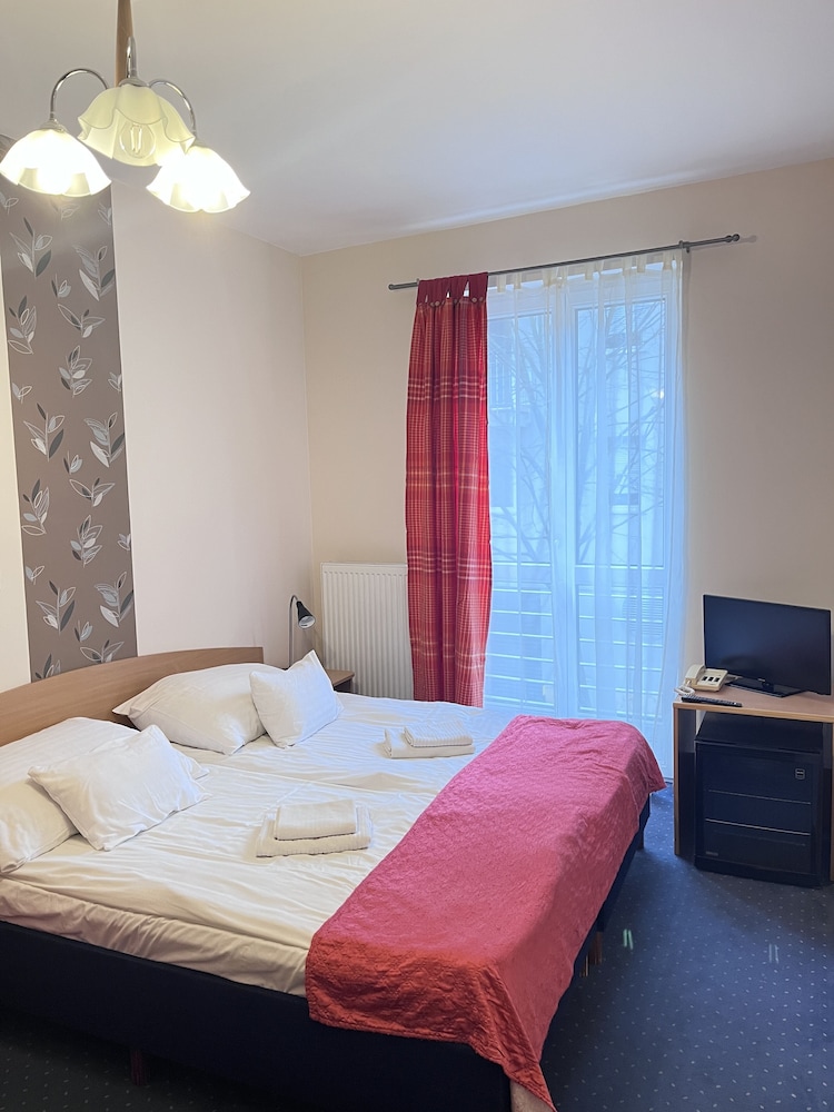 Hotel Papillon 12/50