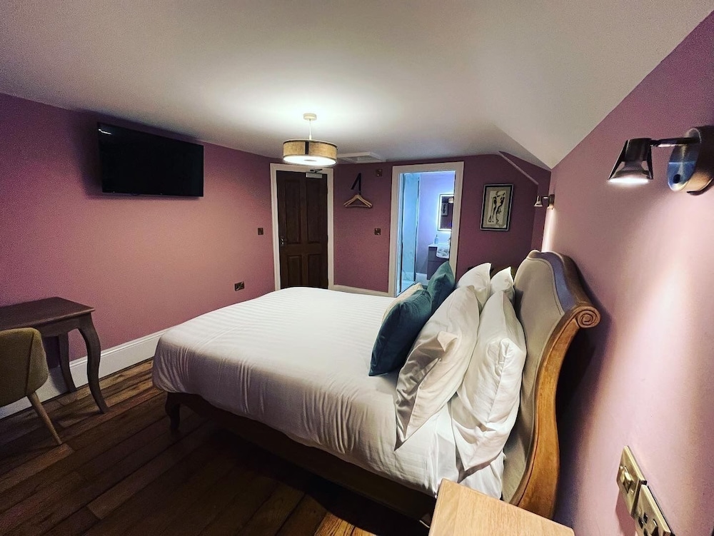 Picton House Hotel 10/45
