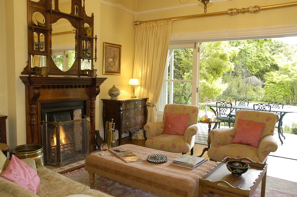 Hacklewood Hill Country House 48/70