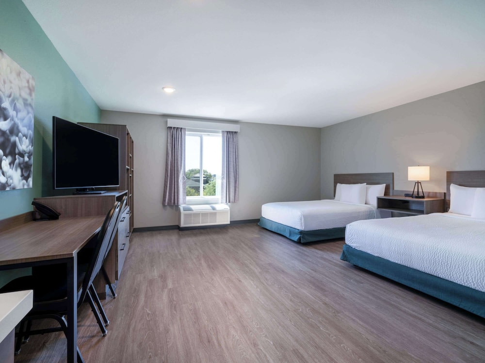 ECHO Suites Extended Stay by Wyndham 10/30