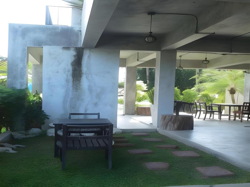Vish Hotel And Cafe 76/79