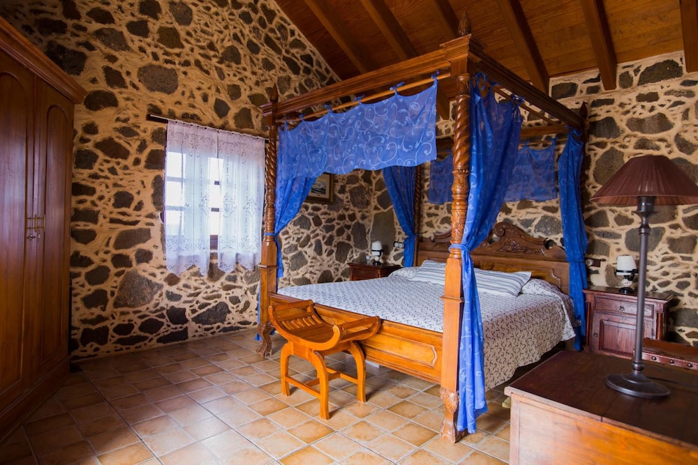 Hotel Rural Mahoh 35/64