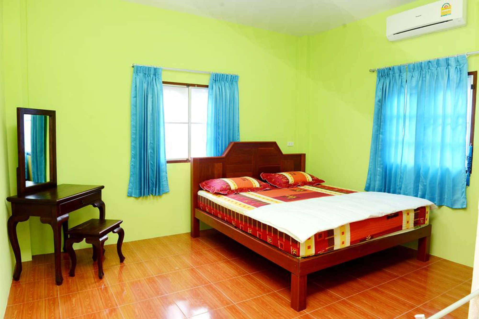 1 BEDROOM, HOUSE