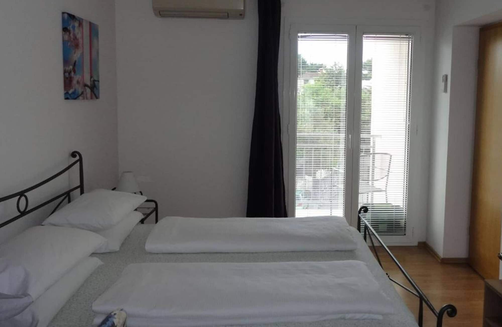 BUDGET, DOUBLE BED