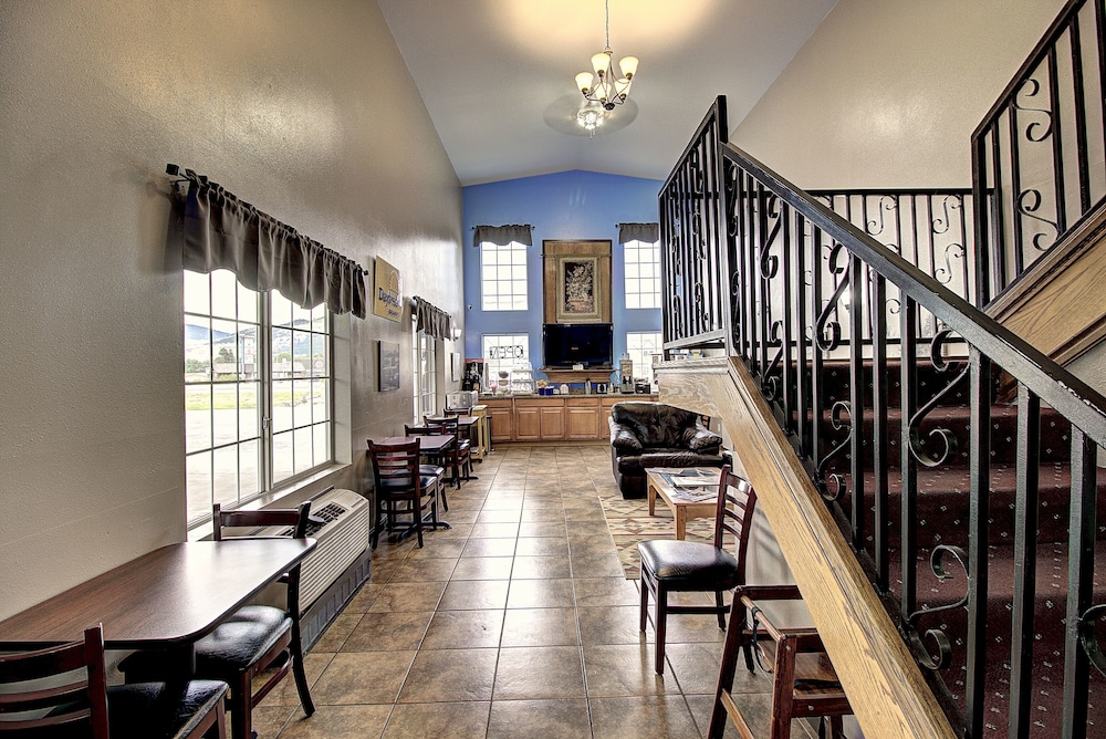 Days Inn & Suites By Wyndham Lolo 29/32