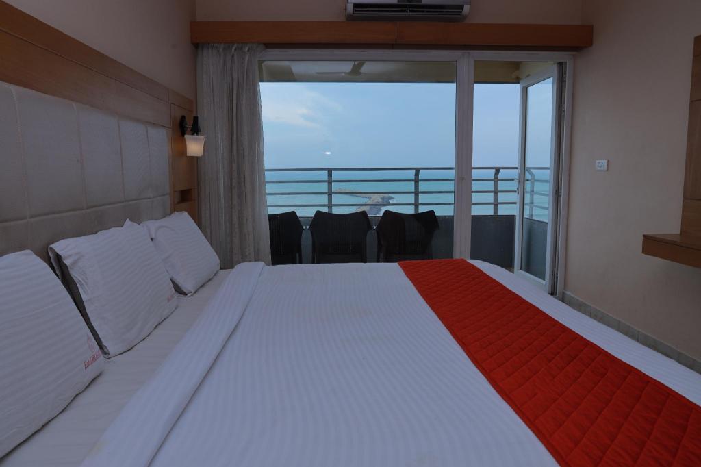 Hotel Maadhini 12/35