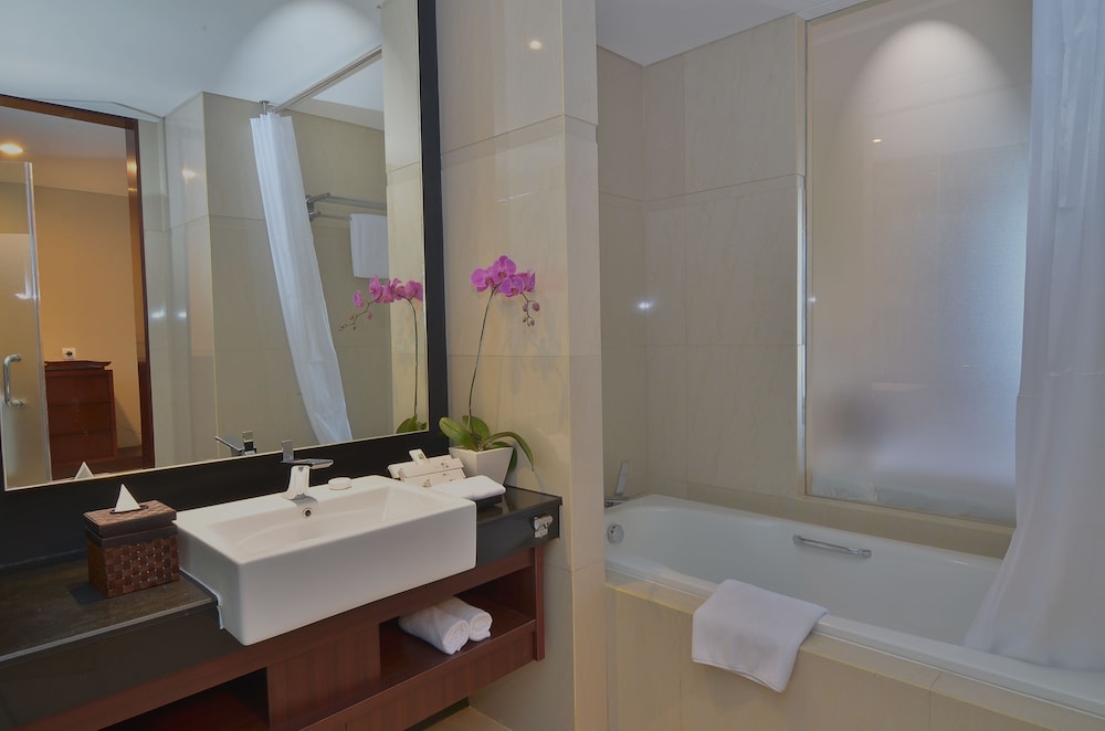Sanur Resort Watujimbar 50/50