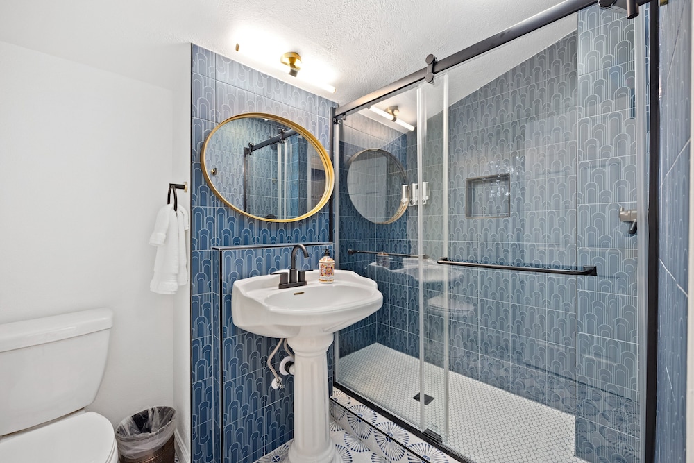 The Adagio Bed and Breakfast 49/50