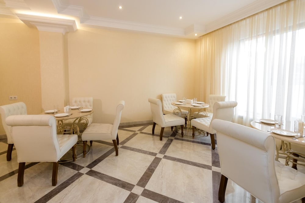 Orchid Boutique Hotel 37/43
