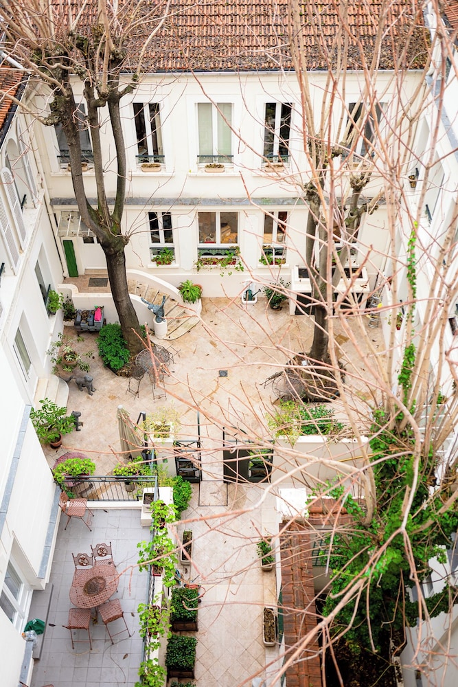 HOTEL DES BAINS 56/60