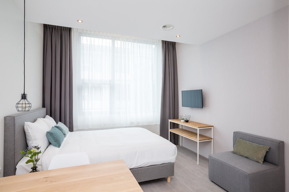 HOTEL2STAY 12/41