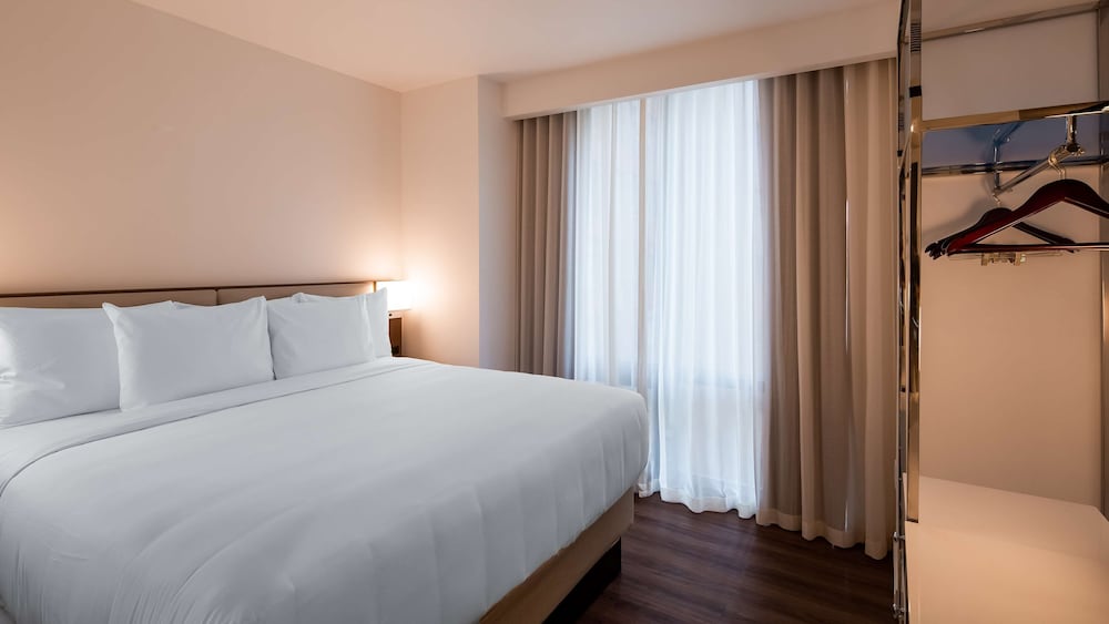 Best Western Premier Empire State Hotel 12/27
