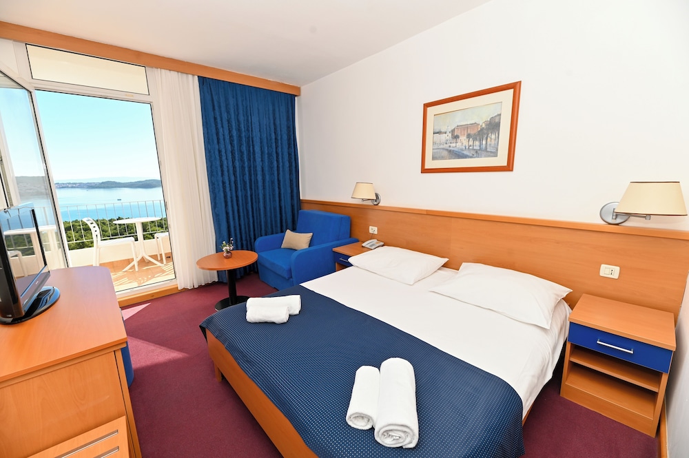 Hotel Medena Block A 14/50