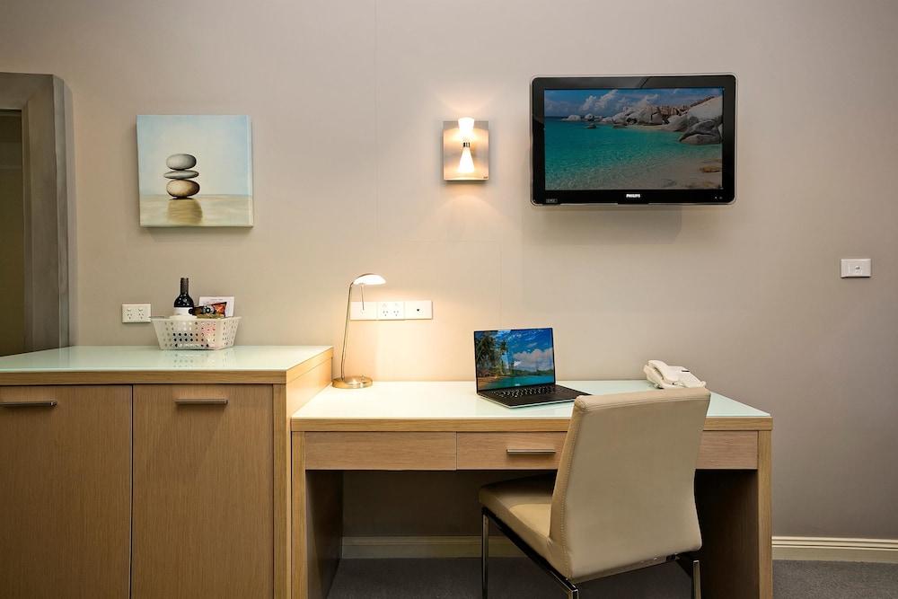 Best Western Sanctuary Inn 53/54