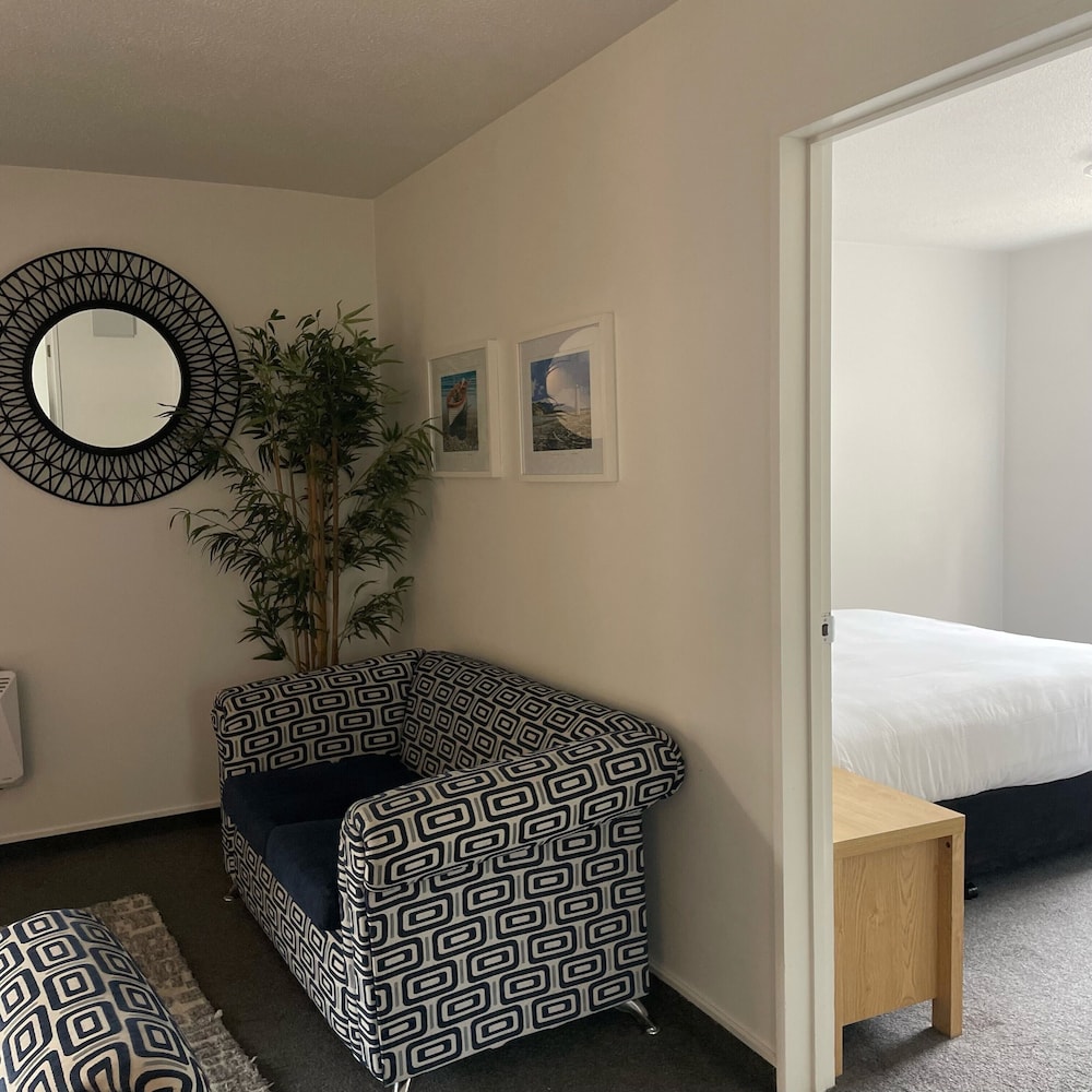 Apex Motor Lodge 37/58