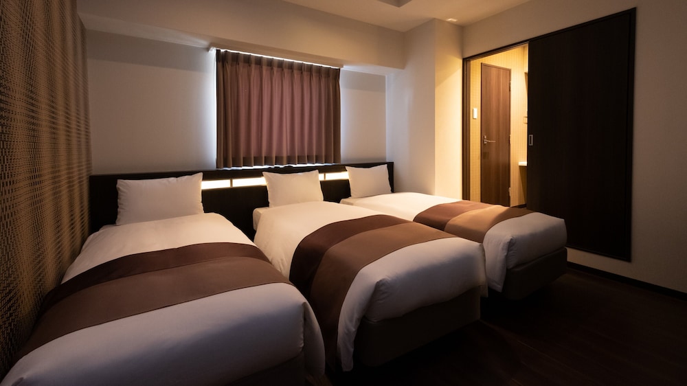 Nipponbashi Luxe Hotel 24/52