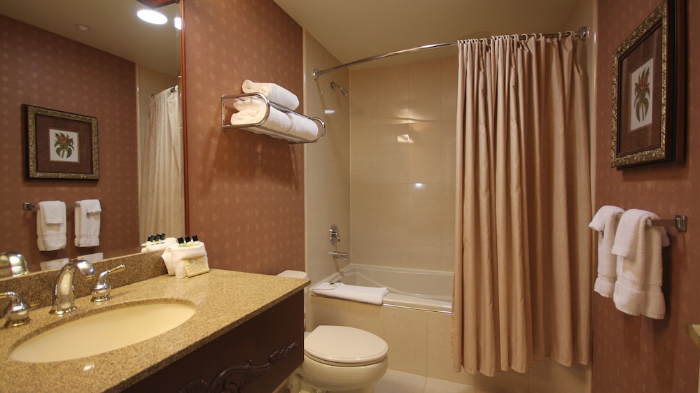 The Inn And Spa At East Wind 70/70