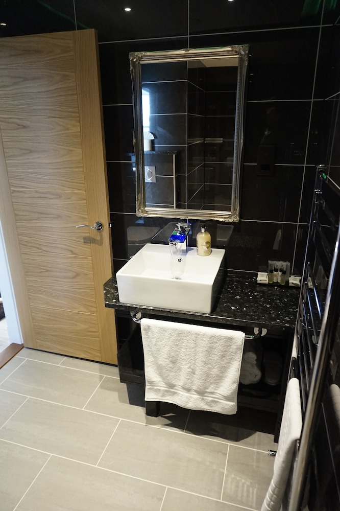Halvard Hotel 48/50