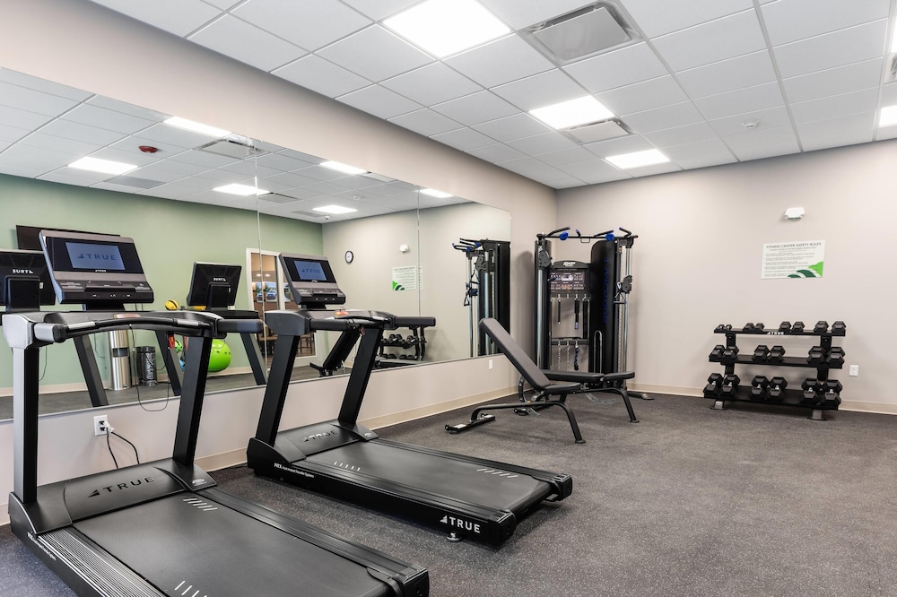 Wingate by Wyndham Geneva at SPIRE Academy 27/56