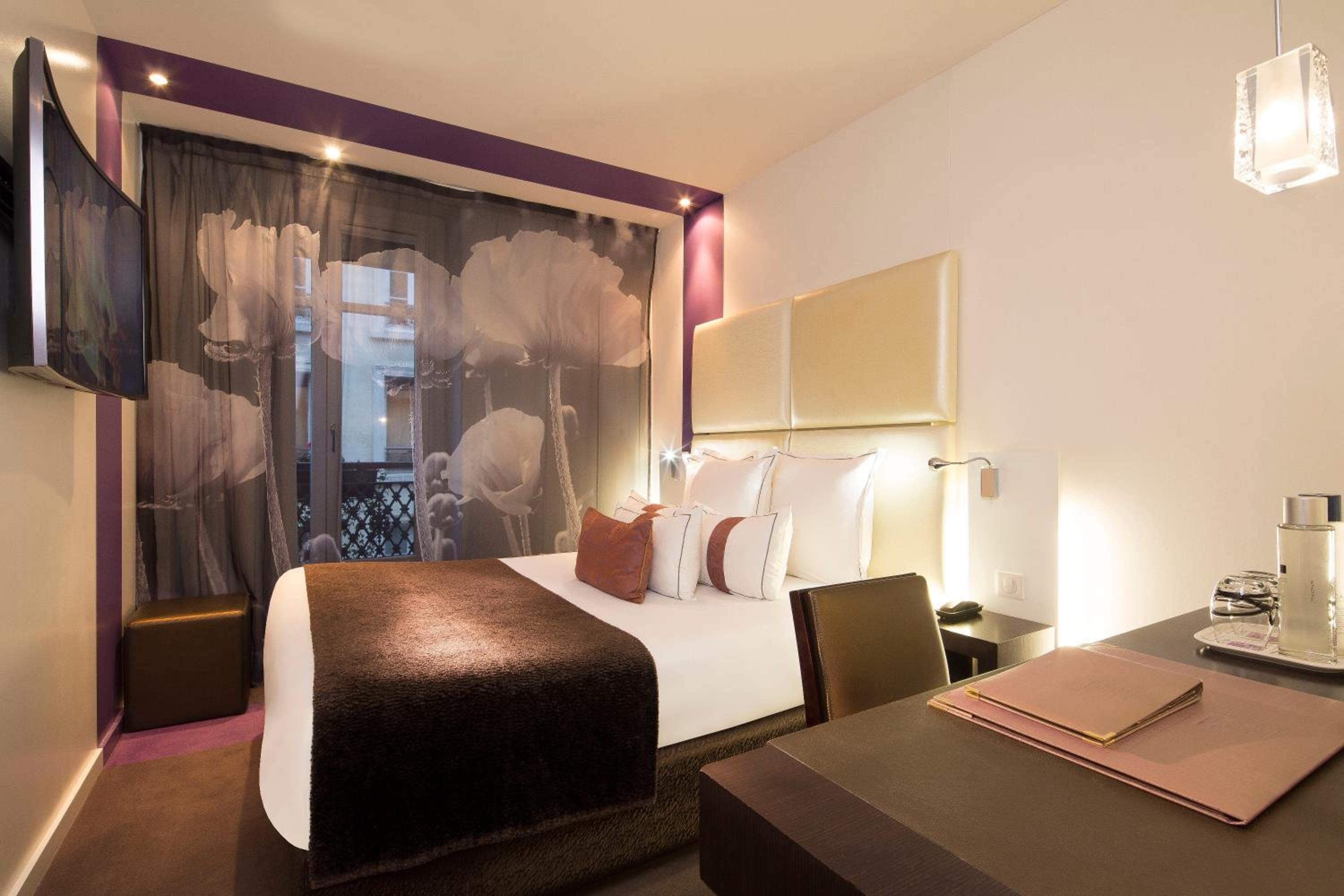 Adjoining, Family, Queen Bed، Grand Hotel Saint Michel 4/9