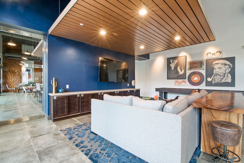 Global Luxury Suites in Menlo Park 8/50