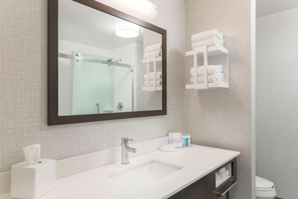 Hampton Inn Suites Pittsburgh Downtown 16/47