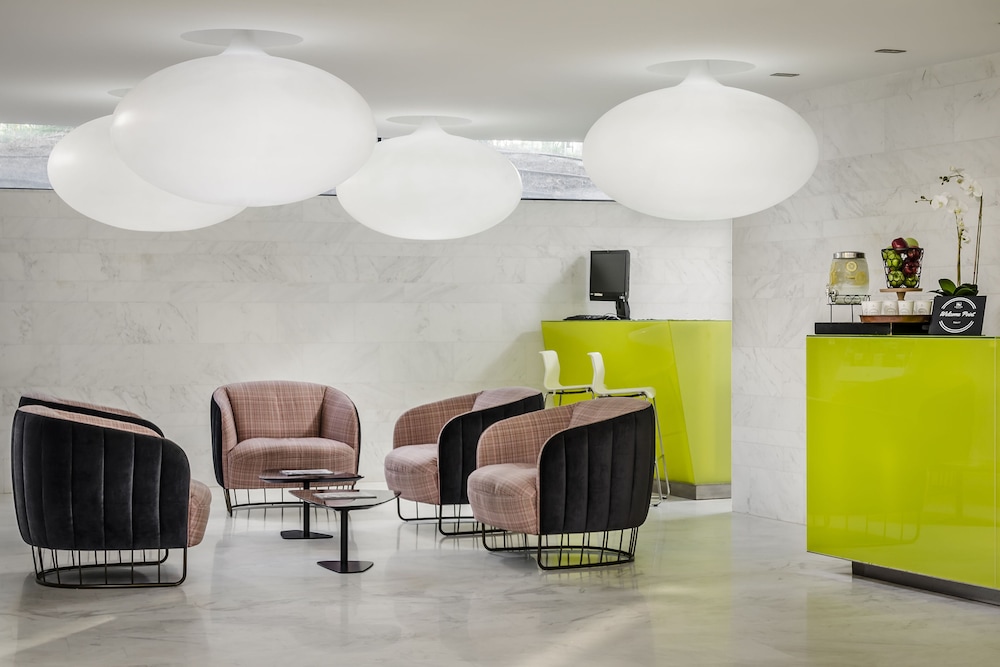 Ikonik Angli 9/78