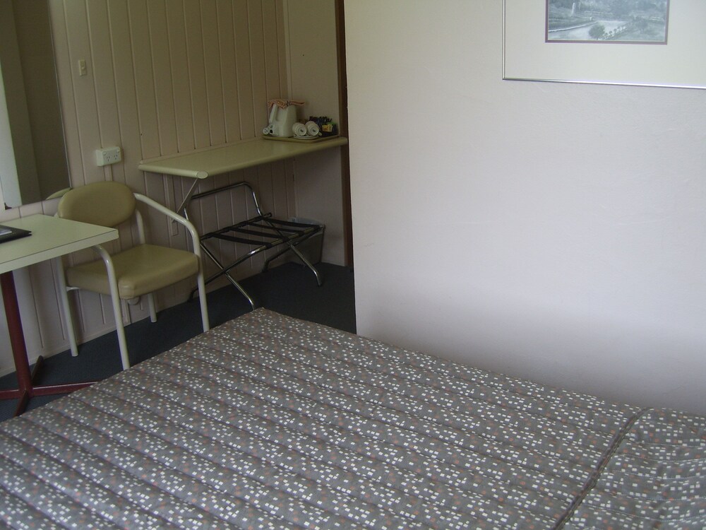 Garden Motor Inn 23/71