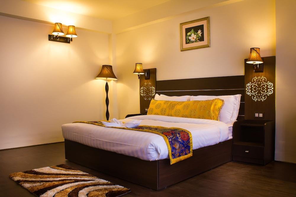 Jain Group Royal Orchid & Spa 5/7
