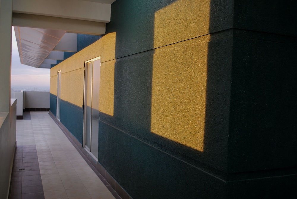 MILLENIA SUITES ORTIGAS photo2