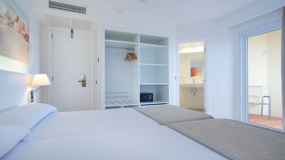 THB Maria Isabel - Adults Only 26/61